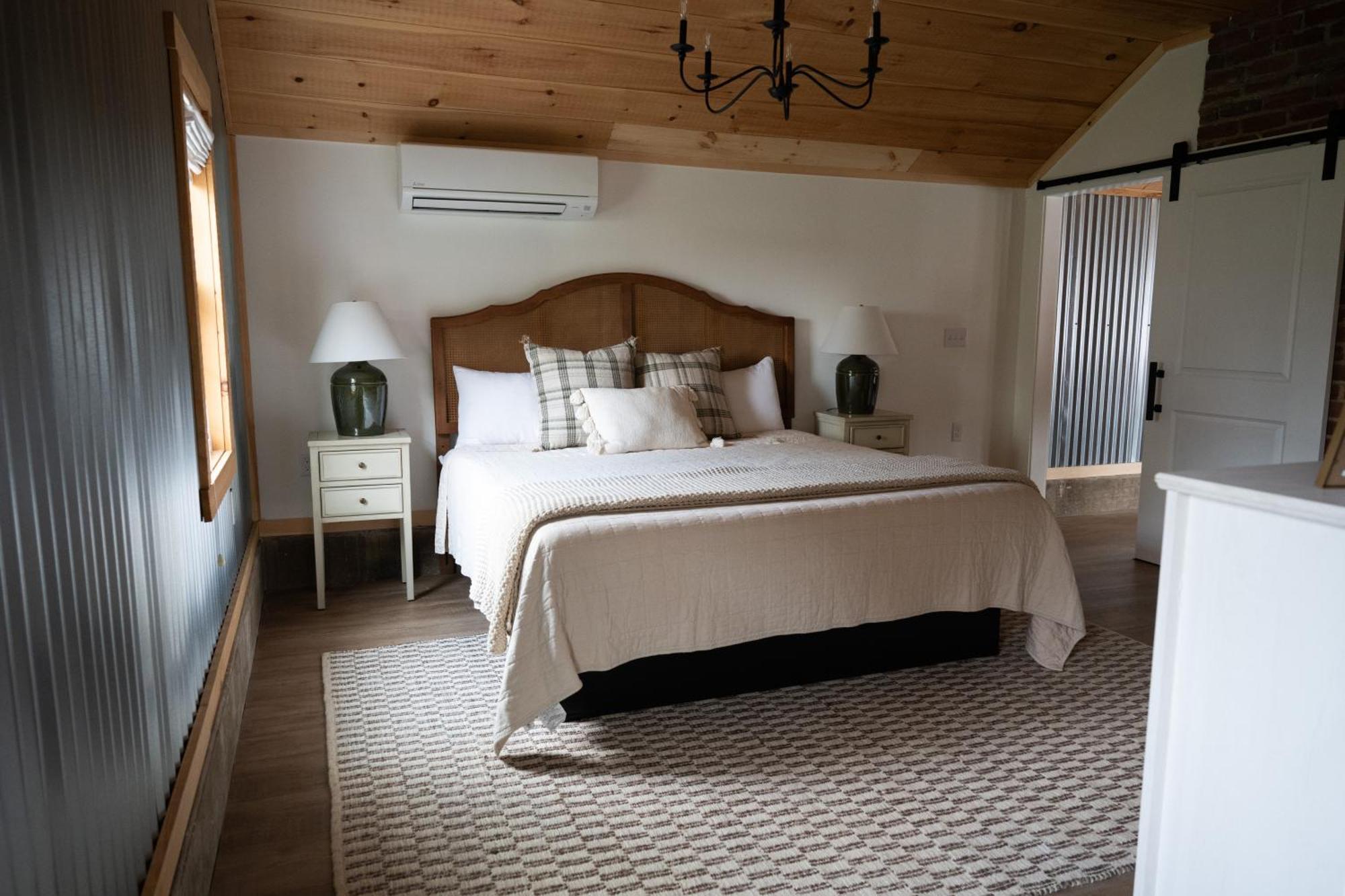 The Carriage House At Strasburg Hotel ภายนอก รูปภาพ