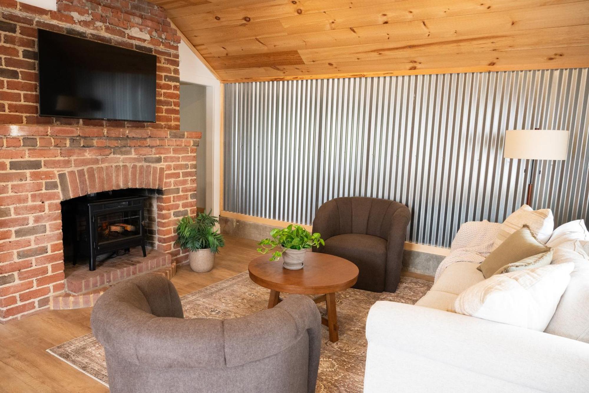 The Carriage House At Strasburg Hotel ภายนอก รูปภาพ