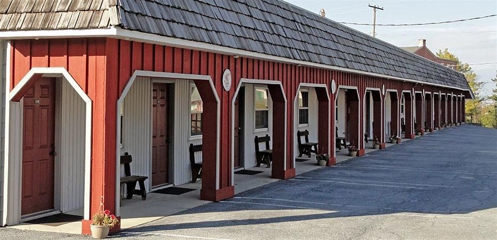 The Carriage House At Strasburg Hotel ภายนอก รูปภาพ